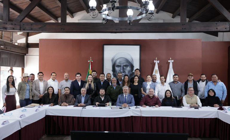 Bedolla y alcaldes de Morena refrendan alianza para el desarrollo de Michoacán.