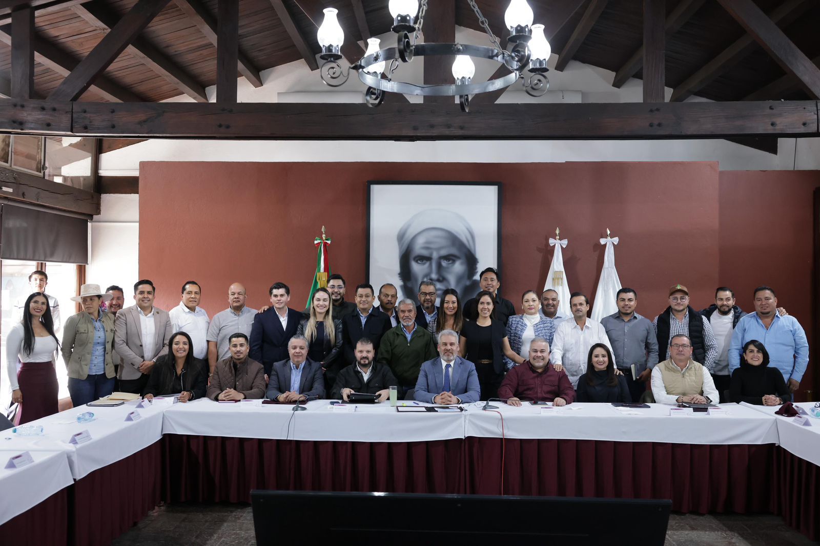 Bedolla y alcaldes de Morena refrendan alianza para el desarrollo de Michoacán.