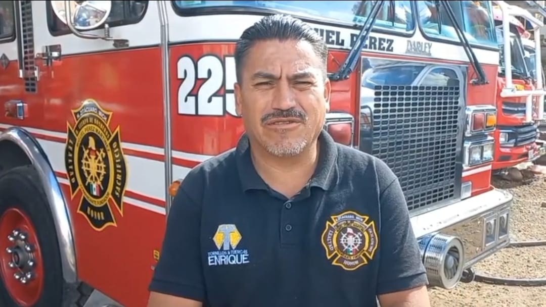 Bomberos de Zitácuaro piden el apoyo de la ciudadanía a través del redondeo en Oxxo