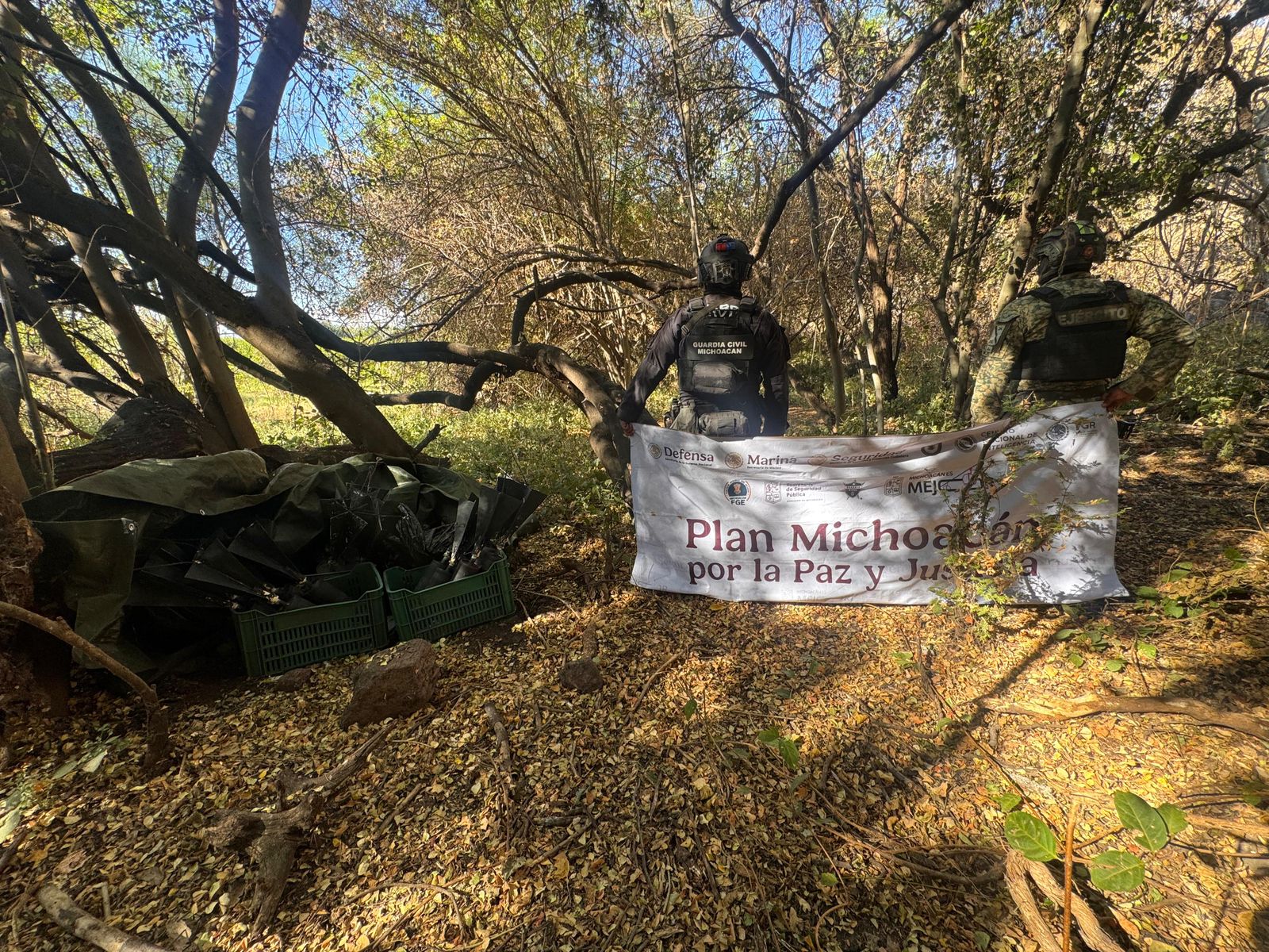 SSP desactiva 48 artefactos explosivos improvisados en Apatzingán.
