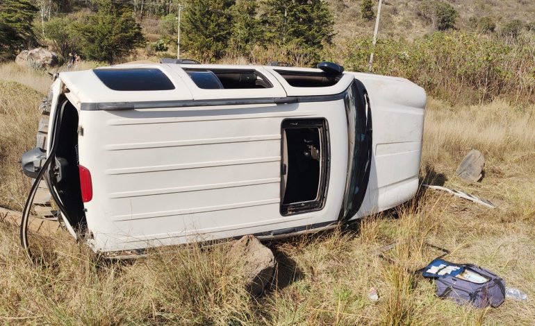 Atienden choque vehicular sobre el Libramiento Norte de Ciudad Hidalgo; una persona lesionada