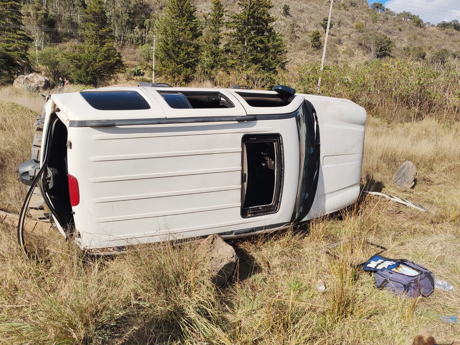 Atienden choque vehicular sobre el Libramiento Norte de Ciudad Hidalgo; una persona lesionada