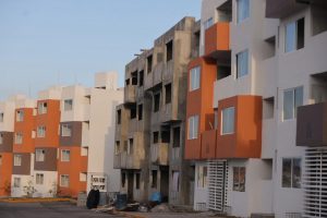 Con Plan Michoacán, 20 mil viviendas para trabajadores sin seguridad social: IVEM.
<br>