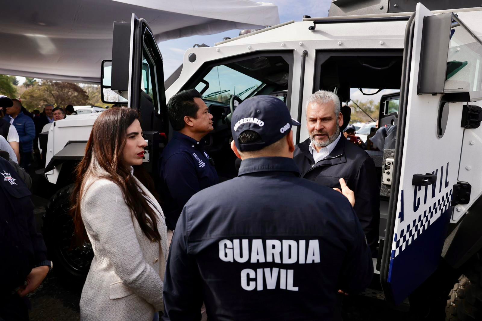 Bedolla transforma a la Guardia Civil en una policía profesional y equipada.