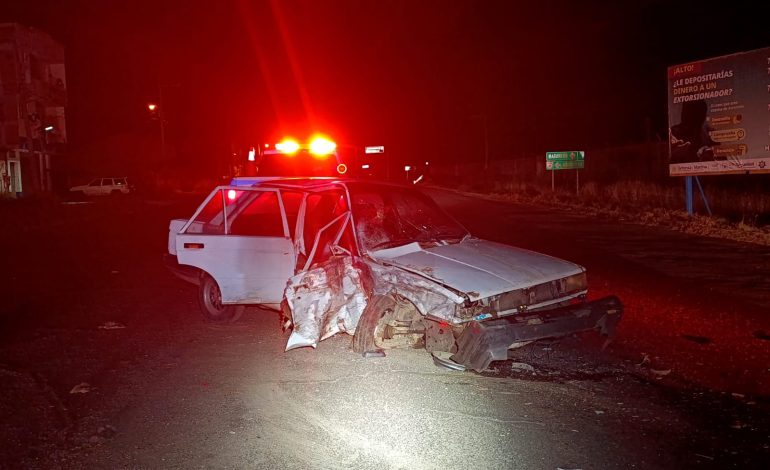 Tres personas lesionadas tras choque vehicular en Libramiento Norte de Ciudad Hidalgo.