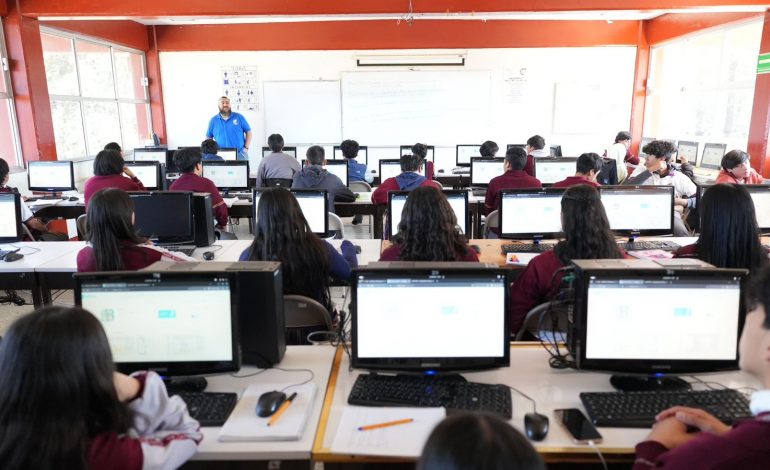 Con Plan Michoacán, 7 mil estudiantes michoacanos se capacitan en Inteligencia Artificial