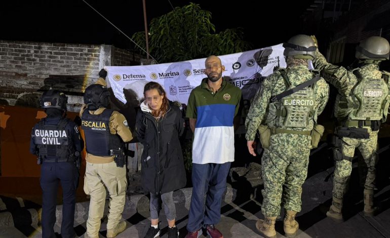 FGE con apoyo de SSP y DEFENSA ejecuta cateo en Uruapan; aseguran droga y detienen a dos personas