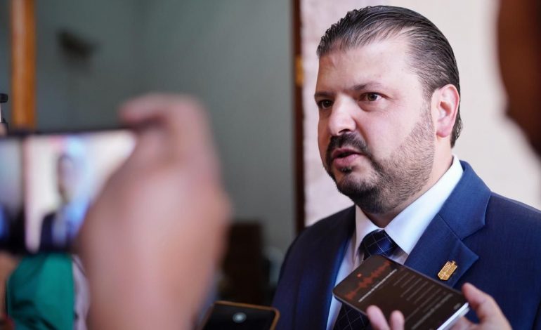 Ley de no más deuda a largo plazo es solo para el Ejecutivo; ayuntamientos son libres de su manejo financiero: Raúl Zepeda