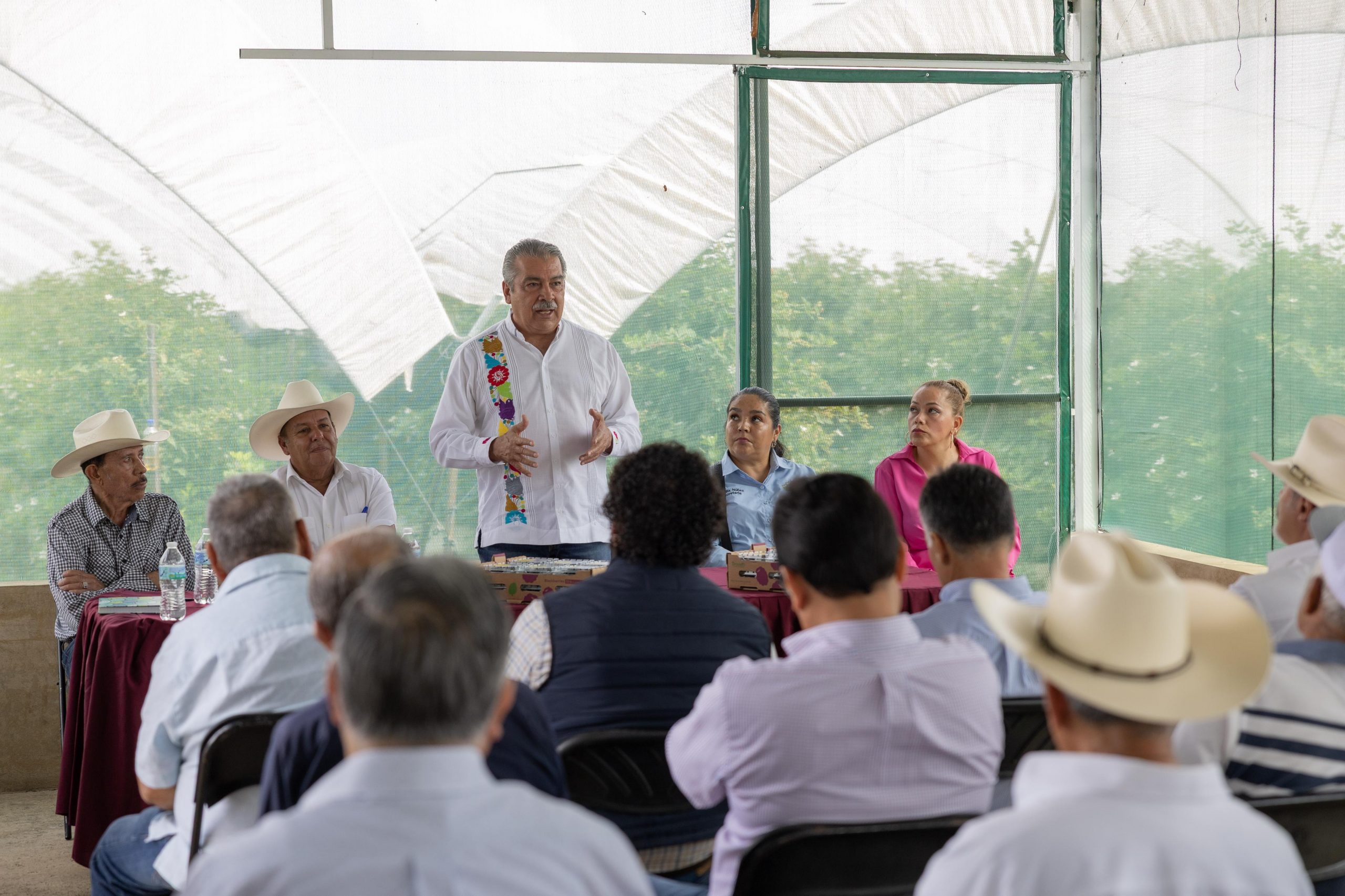 Firme Morón en su compromiso por impulsar el campo michoacano