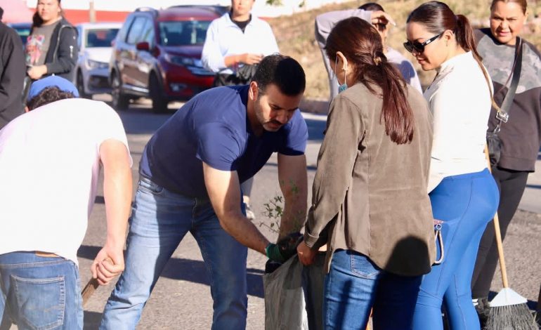 Impulsan Yankel Benítez y vecinos jornada de limpieza en colonia Francisco Xavier Clavijero