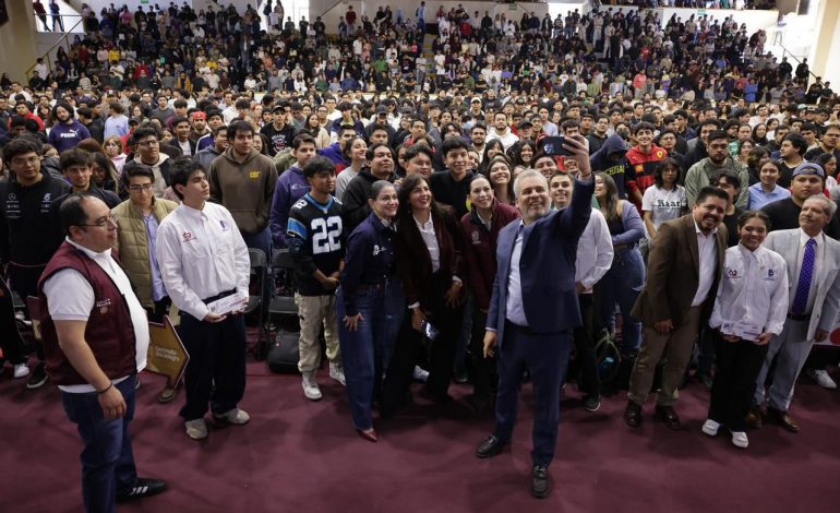 En el Tec de Morelia inicia Bedolla la entrega de 44 mil tarjetas de la Beca Gertrudis Bocanegra