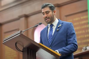 Chequeo médico anual gratuito: la propuesta de Poncho Chávez para salvar vidas en Michoacán