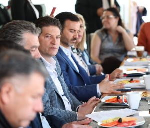 Alfonso Martínez refrenda respaldo al turismo ante Consejo Nacional Empresarial