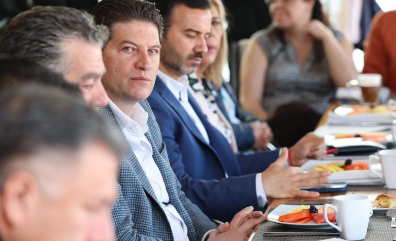 Alfonso Martínez refrenda respaldo al turismo ante Consejo Nacional Empresarial