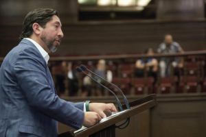 Garantizar salud mental de servidores públicos en Michoacán, propone en iniciativa Abraham Espinoza