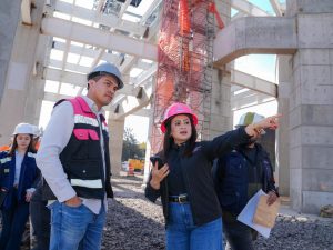 Supervisa Gladyz Butanda construcción de garaje de cabinas del teleférico de Morelia