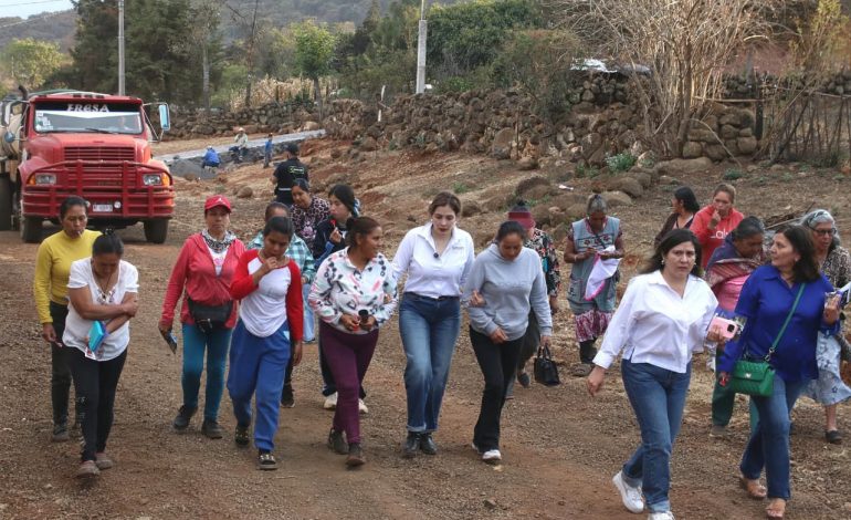 Brissa Arroyo resuelve problemáticas en la comunidad de Cuanajillo del Toro