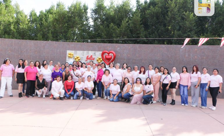 La Presidenta Municipal de Hidalgo Jeovana Alcántar, supervisó los trabajos llevados a cabo en el Bazar “Mujeres Hidalguenses Creciendo Juntas”