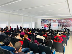 CJIM Zamora imparte ponencia “Banderas rojas desde el noviazgo” a estudiantes de la UMSNH