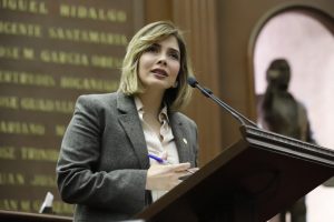 A propuesta de Brissa Arroyo, autorizan diputadas y diputados, instalación de un “Frascotón” en las instalaciones del Congreso del Estado