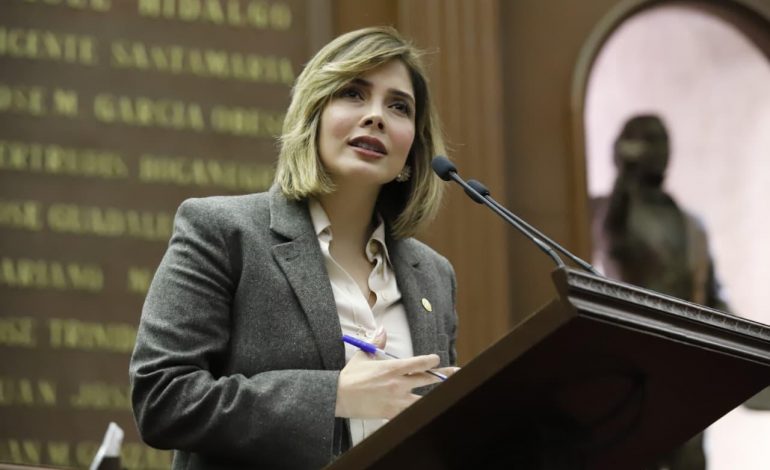 A propuesta de Brissa Arroyo, autorizan diputadas y diputados, instalación de un “Frascotón” en las instalaciones del Congreso del Estado