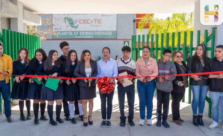 La presidenta Municipal de Hidalgo, Jeovana Alcántar inauguró la fachada y barda perimetral del  CECyTEM 17