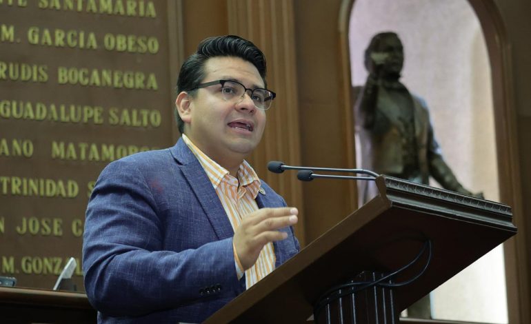 Toño Carreño presenta iniciativa que busca que el presupuesto municipal se cumpla tal y como lo aprueba la Ciudadanía