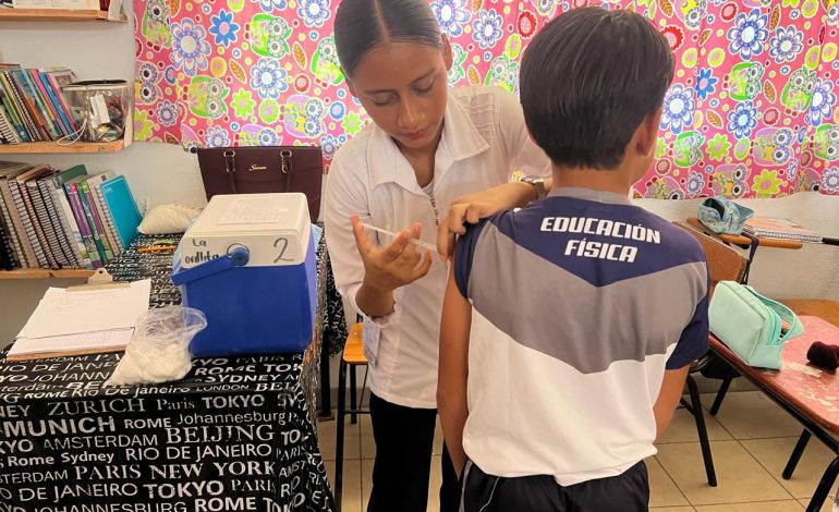 Vacunación contra el sarampión llegará a escuelas de 23 municipios de Michoacán