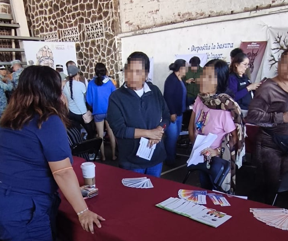 FGE acerca servicios de atención y asesoría jurídica a mujeres de Uruapan durante Feria del Bienestar