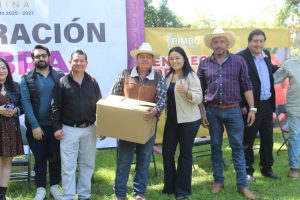 Irimbo fortalece al campo con entrega de planta de fresa a productores