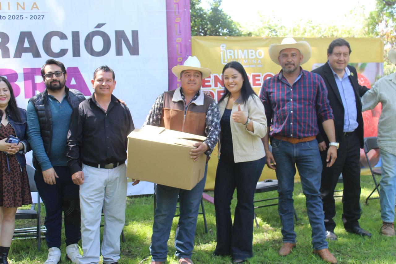 Irimbo fortalece al campo con entrega de planta de fresa a productores