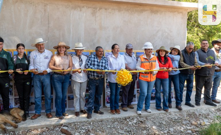 La presidenta Municipal de Hidalgo, Jeovana Alcántar Baca inauguró el tanque de almacenamiento de agua potable en la Tenencia de Pucuato