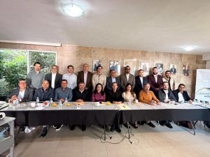 Expone Gladyz Butanda plan de movilidad ante Canadevi Michoacán