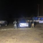En La Piedad, ejecuta FGE cateo y asegura dos vehículos con reporte de robo y contenedores con presunto hidrocarburo