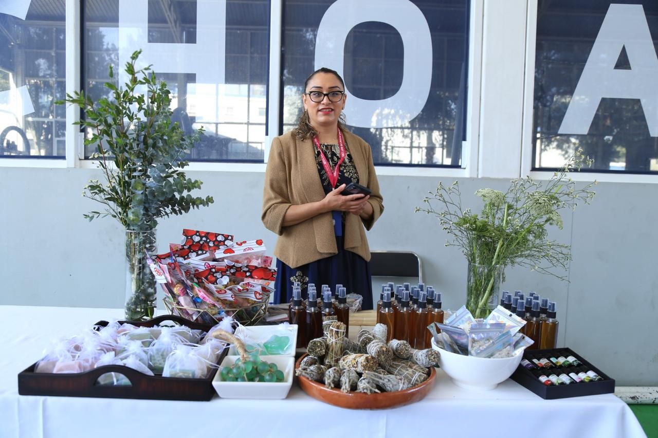 Impulsa FGE bazar interno para fortalecer emprendimientos del personal