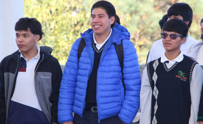 Más de 25 mil estudiantes regresan a clases en los 93 planteles del Cecytem