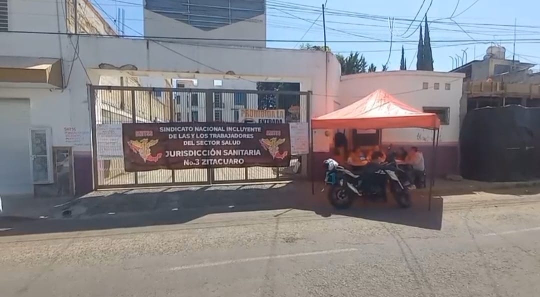 Trabajadores del sector Salud, región Zitácuaro anuncian paro indefinido en Michoacán