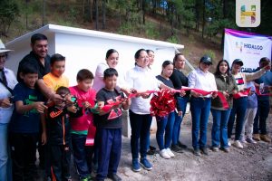 ​Jeovana Alcántar, inauguró un tanque de almacenamiento de agua potable en la localidad del Aguacate de la Tenencia de Huajúmbaro.