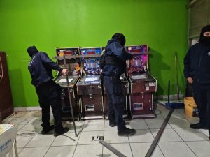 Aseguran FGE y SSP 107 máquinas tragamonedas; merman más de 1.4 mdp al crimen.