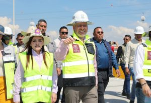 Bedolla abre carriles superiores del Paso La Hielera; agilizará el tránsito de 30 mil vehículos diarios.