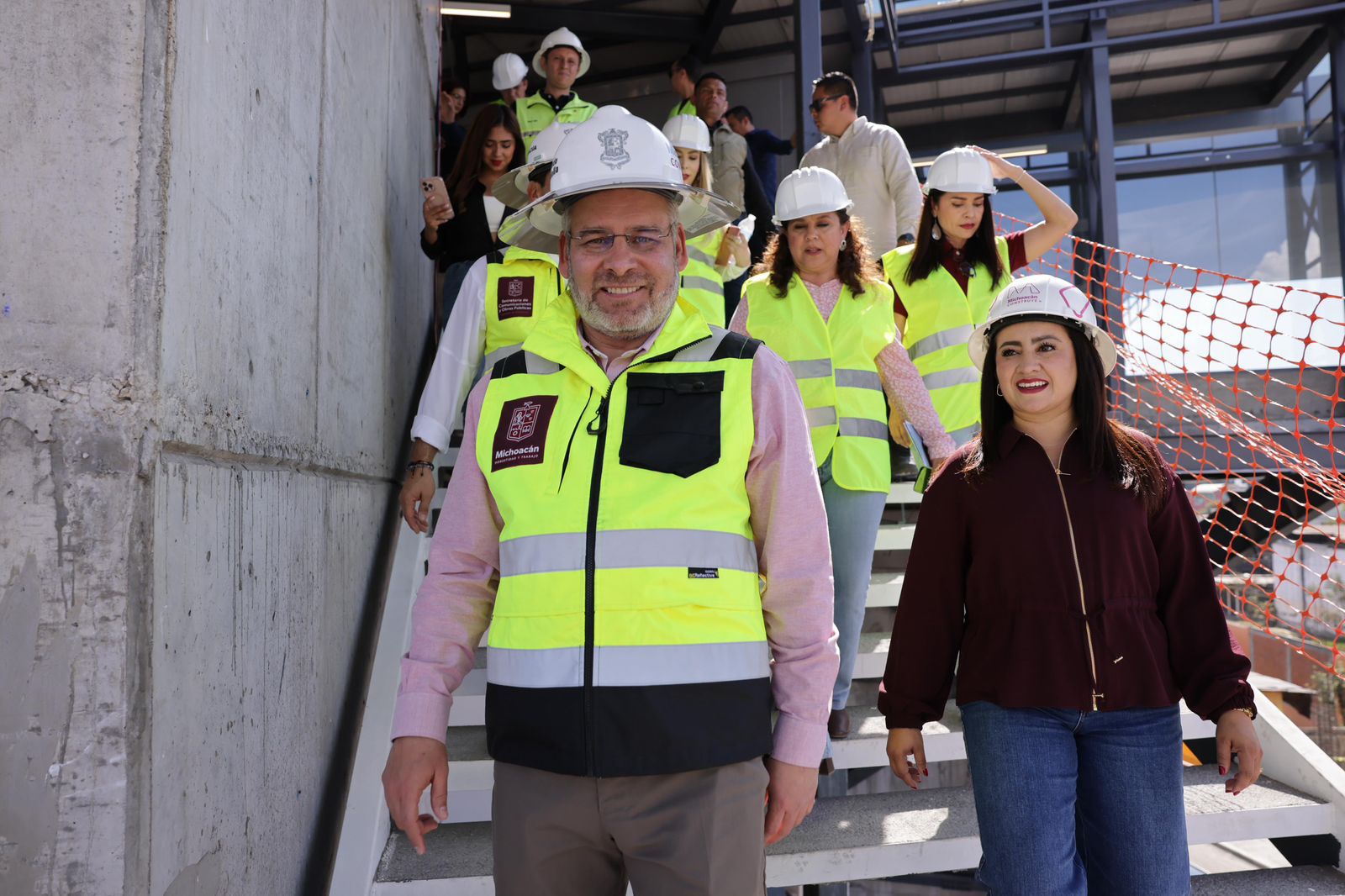 Teleférico de Uruapan alcanza el 99.4% de avance; Bedolla supervisa la obra junto con legisladores.