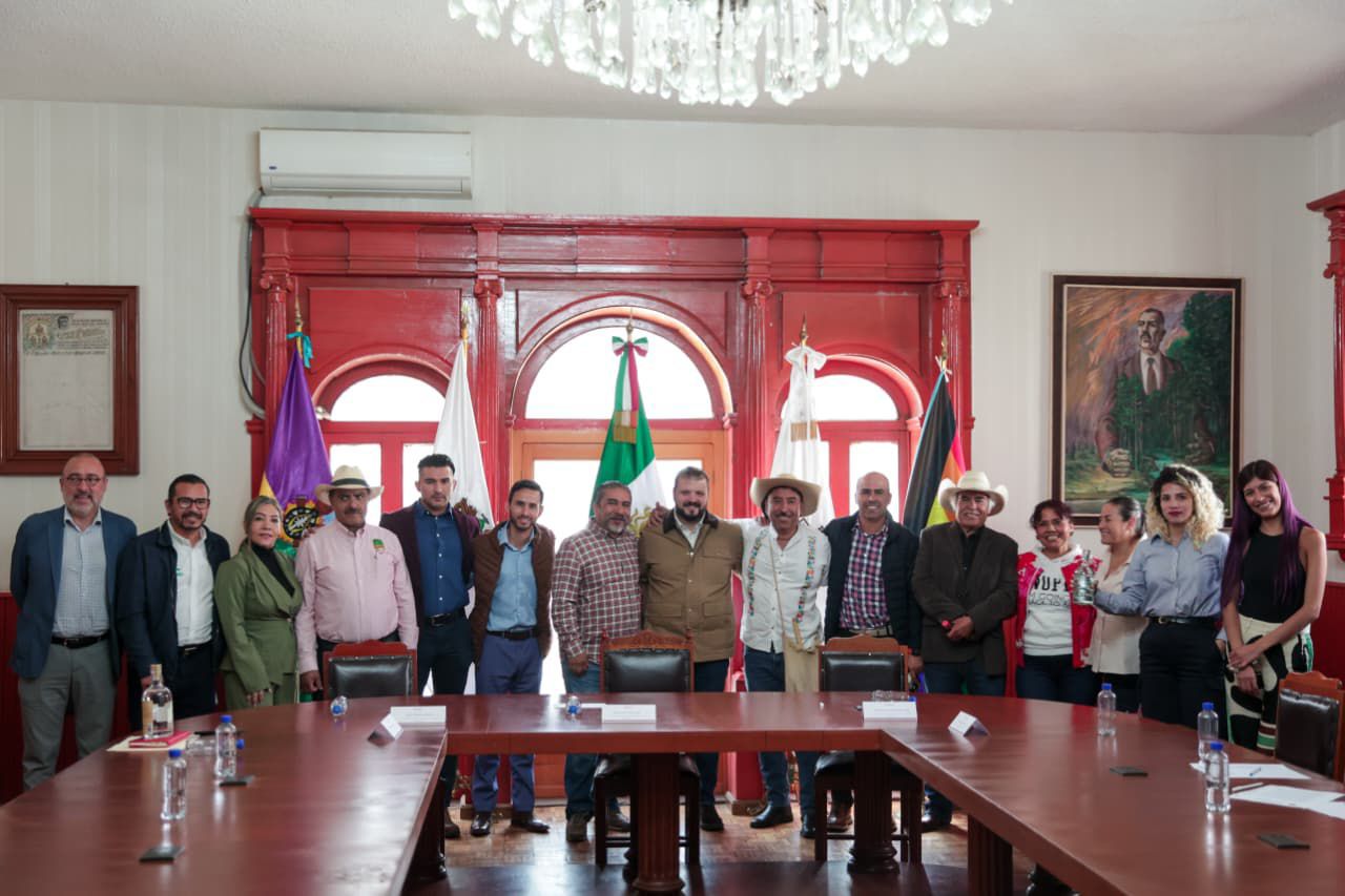 Raúl Zepeda refrenda atención y respaldo institucional a mezcaleros de Michoacán.
