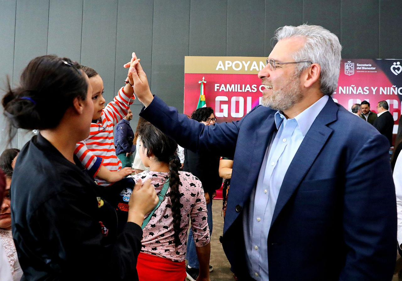 Programa «Familias Cuidadoras» ha apoyado a 780 niñas y niños con cáncer: Bedolla.