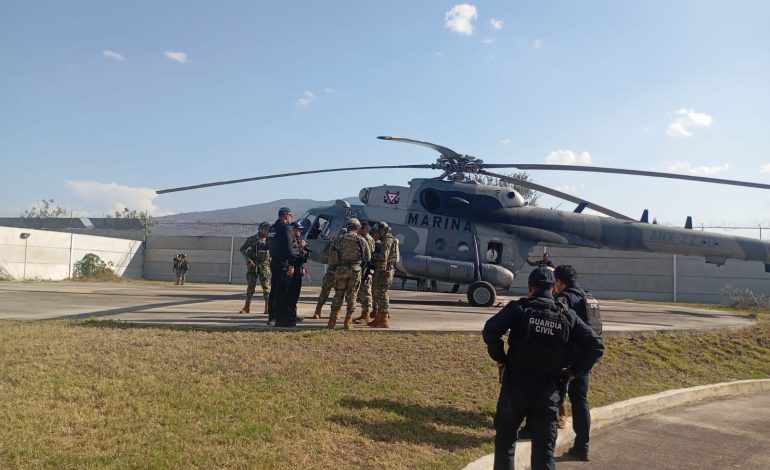 Se suman elementos especializados de Marina y helicóptero artillado al operativo en Jiquilpan.