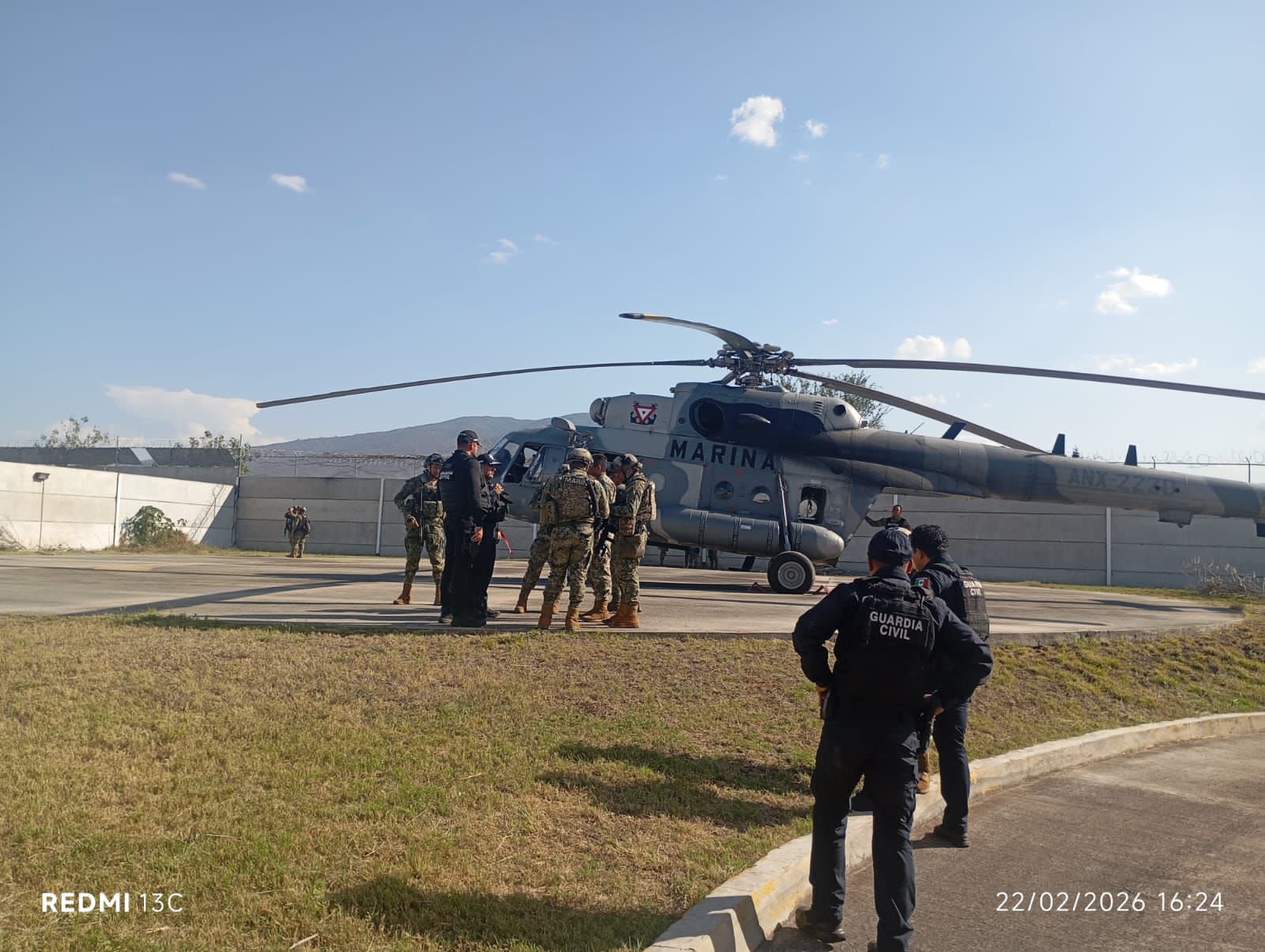 Se suman elementos especializados de Marina y helicóptero artillado al operativo en Jiquilpan.