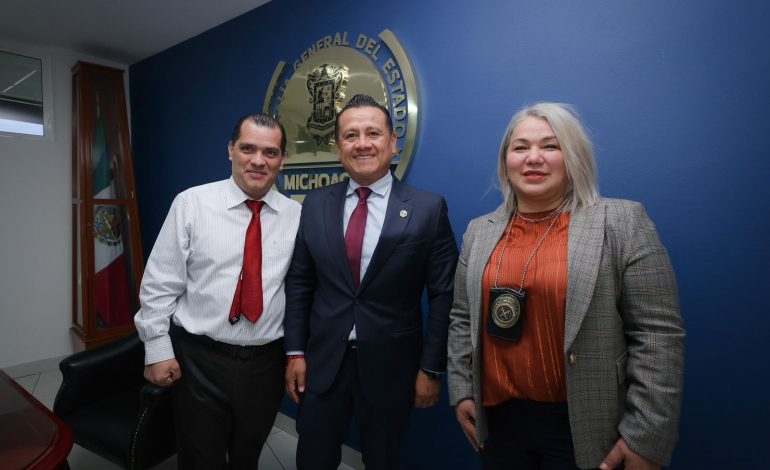 Issis Nínive Ortíz Cortés pide al Fiscal Carlos Torres Piña no abandonar las investigaciones sobre el homicidio de su hijo Alexander Ramírez.