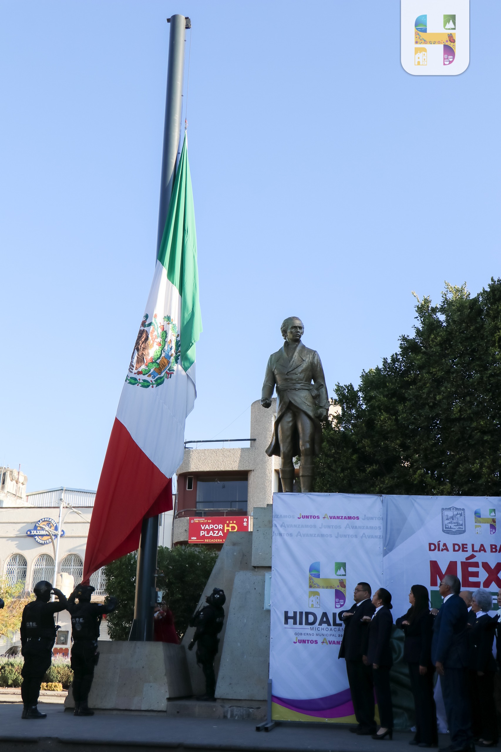 En Hidalgo, conmemoran el Día de la Bandera Nacional con un acto solemne encabezado por la Presidenta Jeovana Alcántar