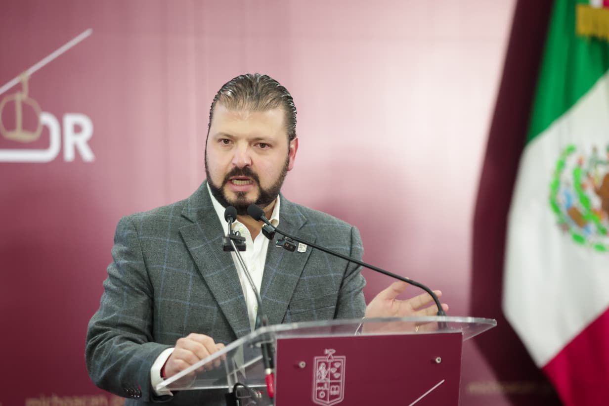 Programa de internet gratuito garantiza a estudiantes un derecho fundamental: Raúl Zepeda.