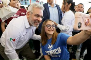 Más de 36 mil estudiantes ya se registraron al Programa Data de internet gratuito: Bedolla.
<br>