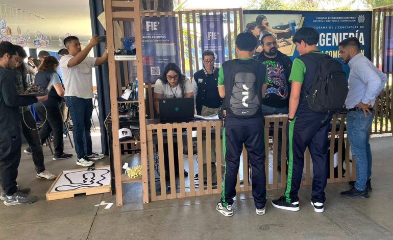 Estudiantes del Cecytem exploran opciones de educación superior en Exporienta